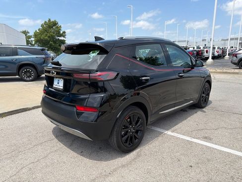 Used 2023 Chevrolet Bolt EUV Premier w/ Sun & Sound Package FWD image 3