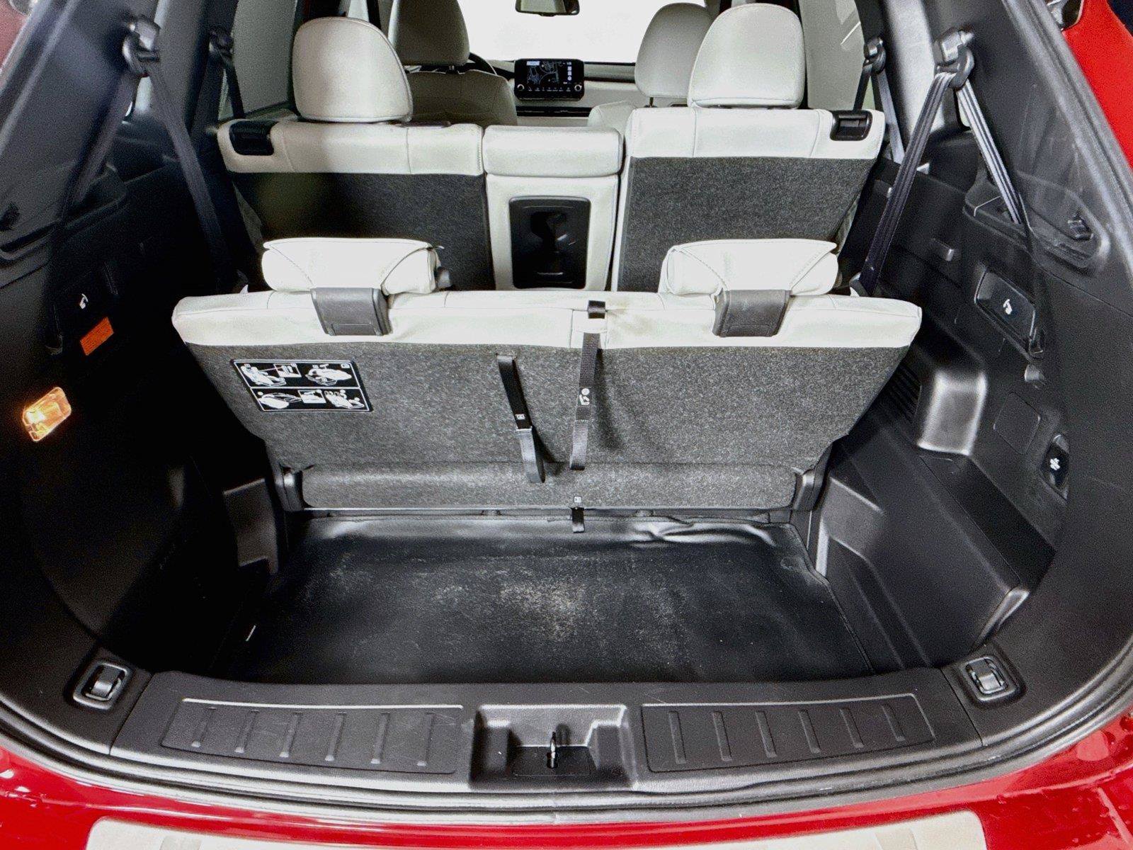 Used 2024 Mitsubishi Outlander 4WD Plug-In Hybrid image 30