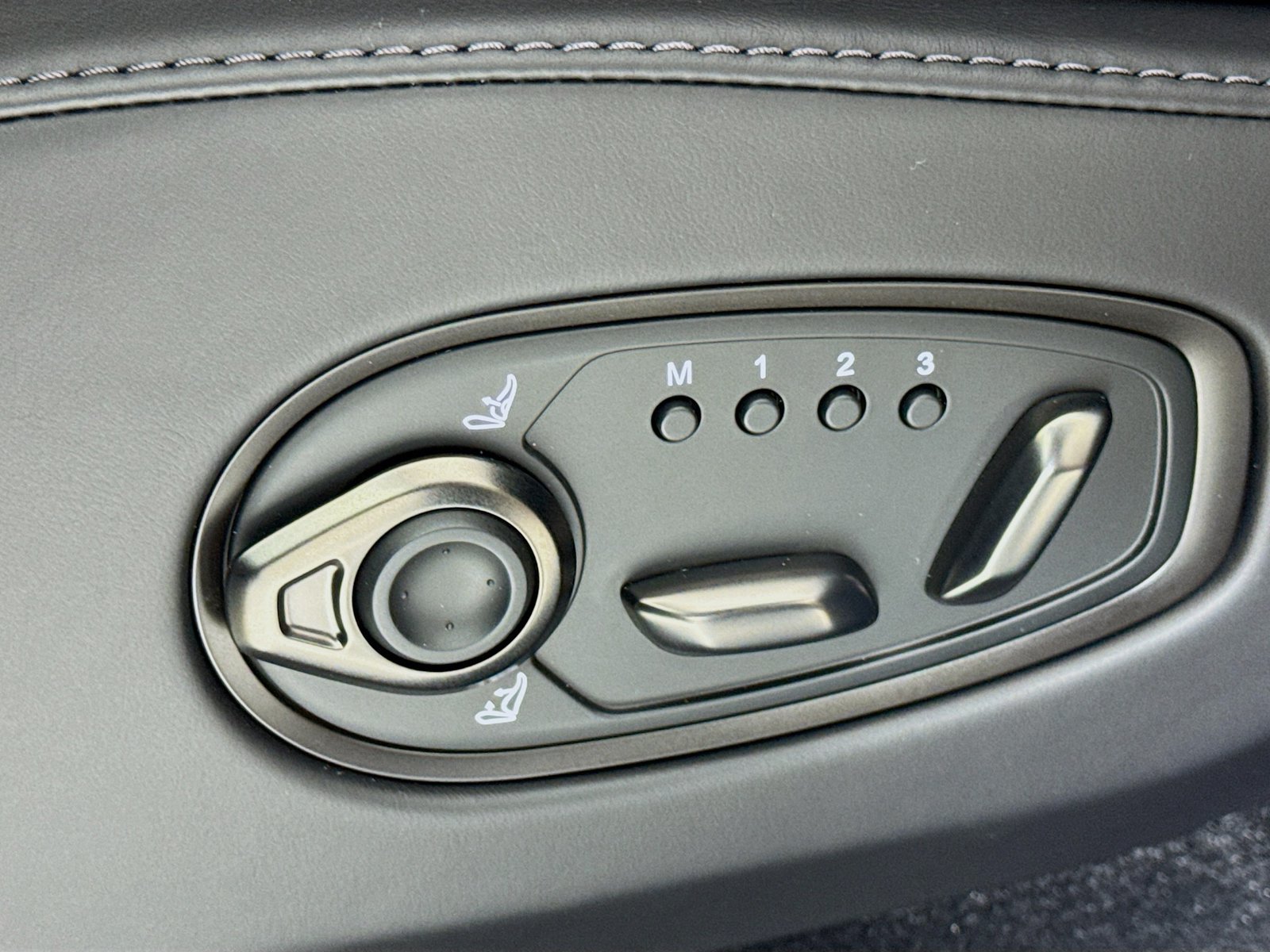 Used 2026 Aston Martin DBX 707 AWD/4WD image 20