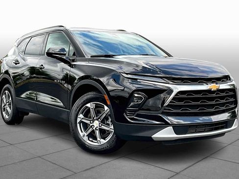 Used 2023 Chevrolet Blazer LT w/ Convenience Package FWD image 3