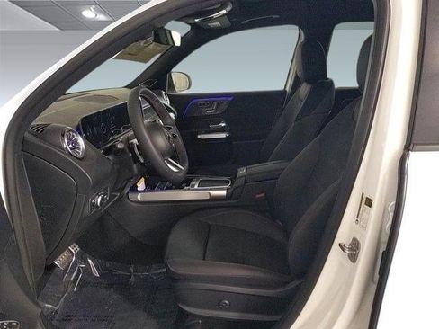 New 2024 Mercedes-Benz GLB 250 image 10
