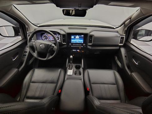 Used 2024 Nissan Frontier SL w/ Technology Package AWD/4WD image 2