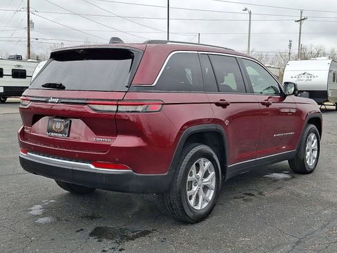 Used 2023 Jeep Grand Cherokee Limited w/ Luxury Tech Group II AWD/4WD image 25