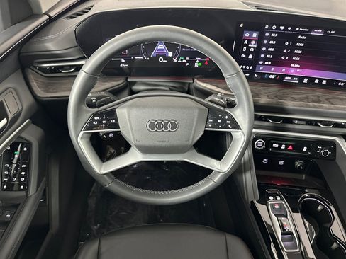 Used 2025 Audi Q5 Premium w/ 19" Wheel Package image 13