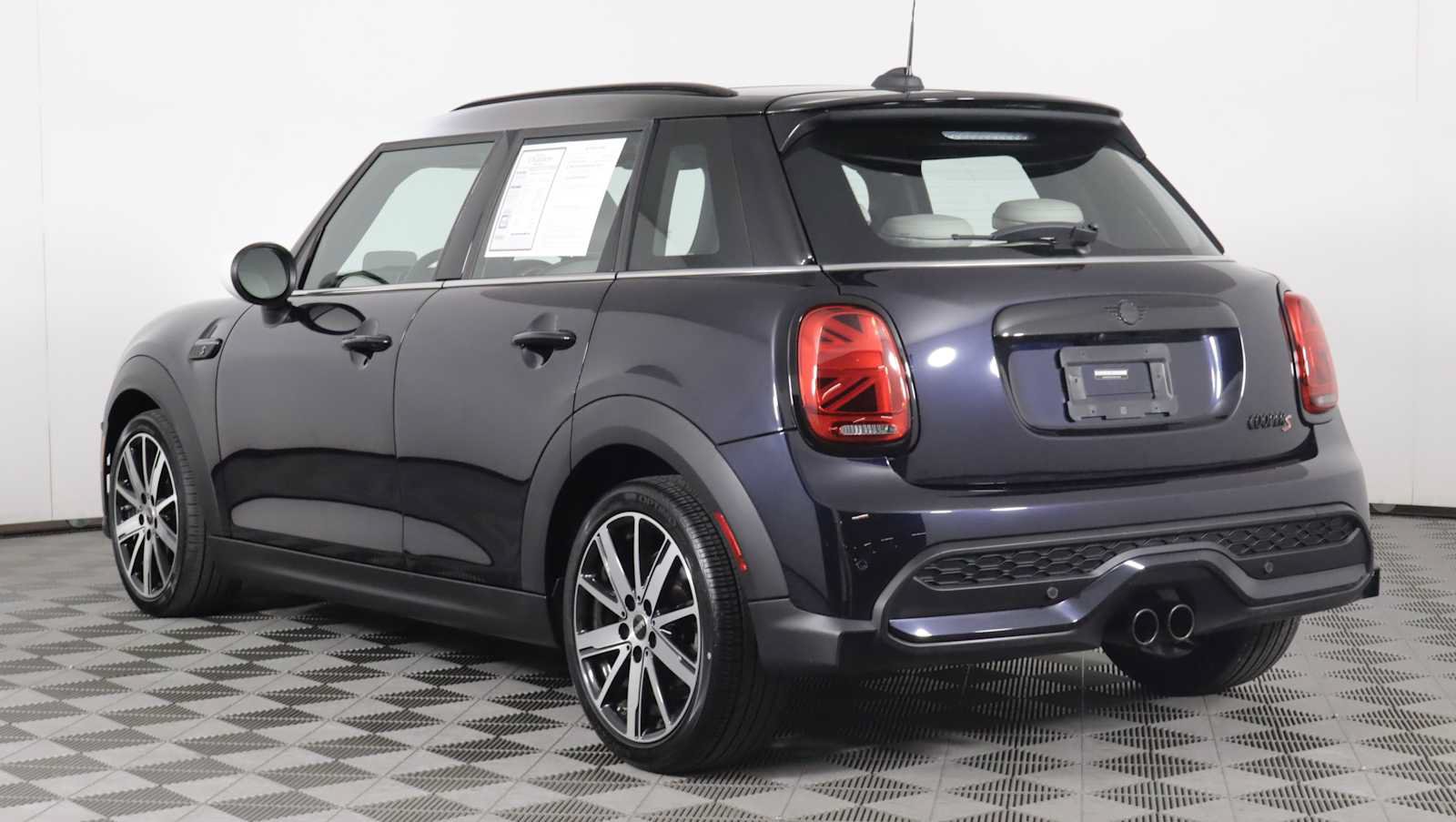 Used 2024 MINI Cooper S FWD image 5