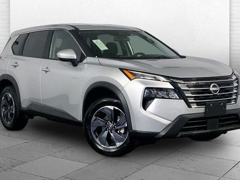 Used 2025 Nissan Rogue SV FWD image 1