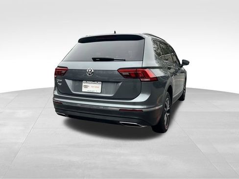 Used 2021 Volkswagen Tiguan SE w/ Panoramic Sunroof Package image 5