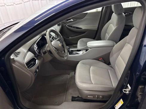 Used 2021 Chevrolet Malibu LT FWD image 25