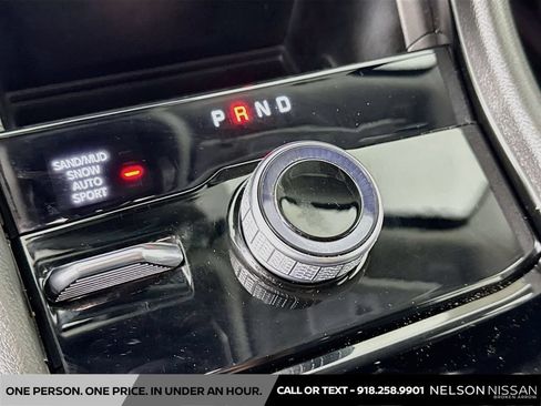 Used 2023 Jeep Grand Cherokee L Limited AWD/4WD image 17
