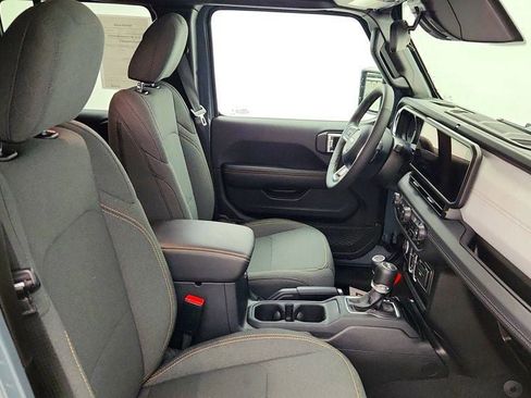 Used 2025 Jeep Wrangler Unlimited Sahara w/ Safety Group image 24