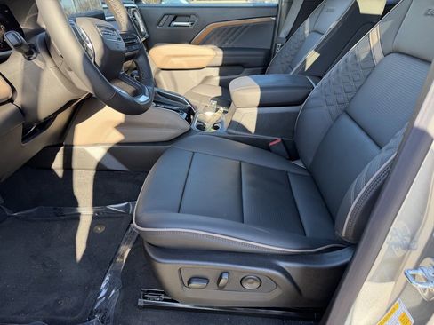 New 2026 GMC Canyon Denali image 13