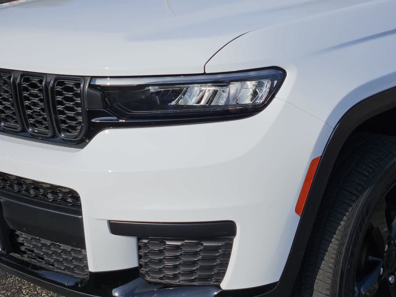Used 2025 Jeep Grand Cherokee L Altitude RWD image 7