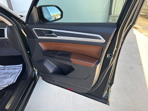 Used 2021 Volkswagen Atlas SEL Premium image 13