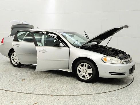 Used 2012 Chevrolet Impala LT w/ LT Sunroof Package FWD image 9
