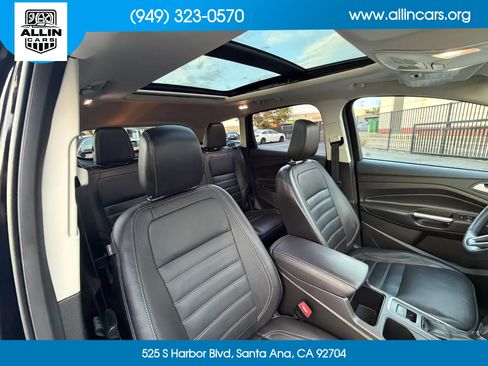Used 2018 Ford Escape Titanium w/ Ford Safe & Smart Package AWD/4WD image 15