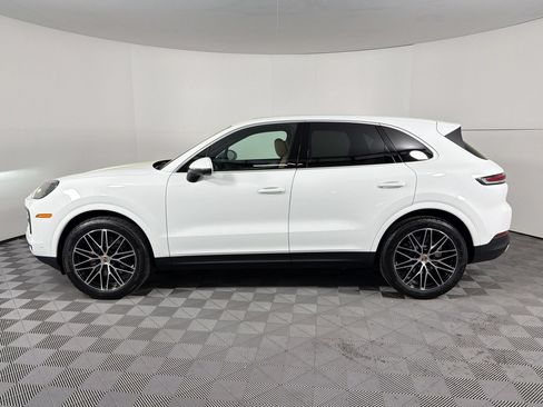 Used 2026 Porsche Cayenne AWD/4WD image 2