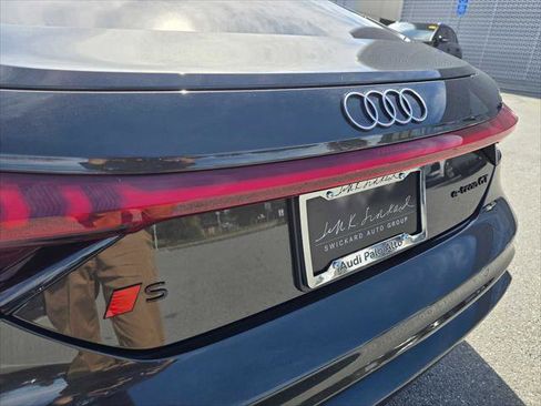 New 2025 Audi S e-tron GT Prestige image 17