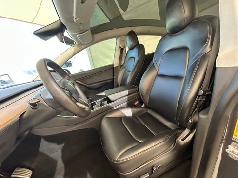 Used 2021 Tesla Model Y Long Range image 25