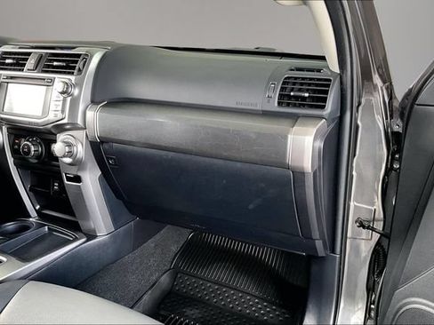 Used 2019 Toyota 4Runner SR5 Premium RWD image 21
