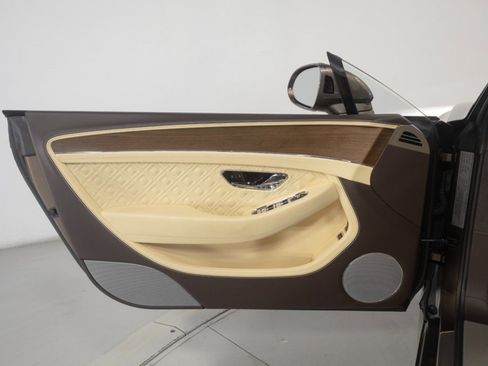 Used 2022 Bentley Continental GT AWD/4WD image 33