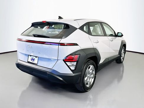 New 2026 Hyundai Kona SE image 5