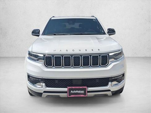 Used 2024 Jeep Wagoneer L Series II w/ Flexible Seating Group AWD/4WD image 2