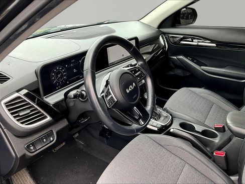 Used 2024 Kia Seltos S AWD/4WD image 17