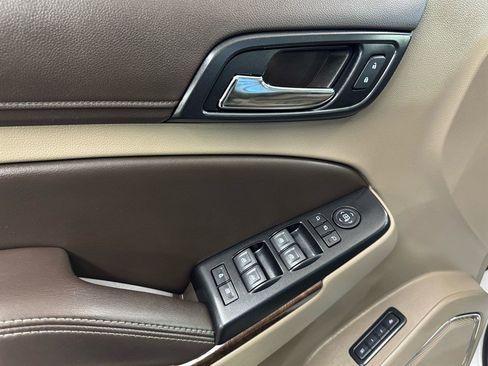 Used 2019 Chevrolet Tahoe LT w/ LT Signature Package image 12