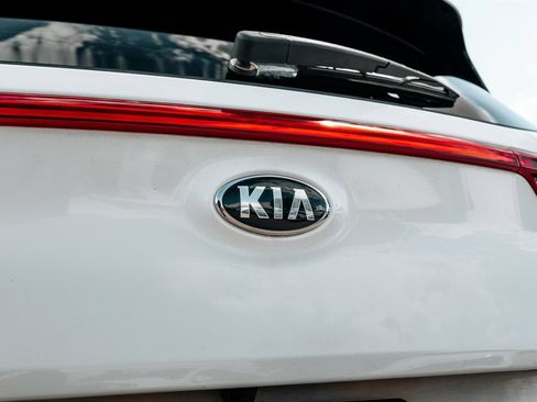 Used 2021 Kia Sportage EX AWD/4WD image 17