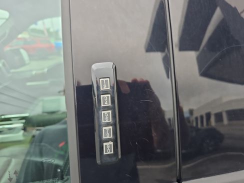 Used 2020 Ford F150 Lariat AWD/4WD image 9