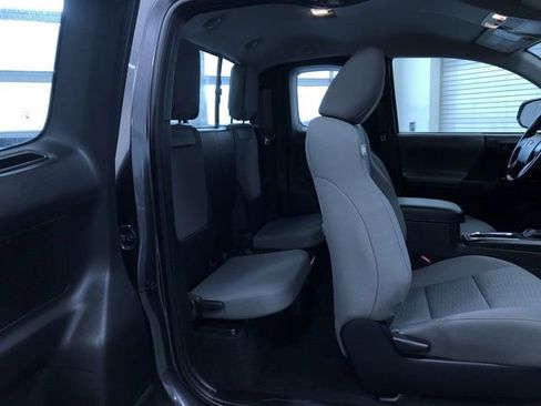 Certified 2017 Toyota Tacoma SR image 14