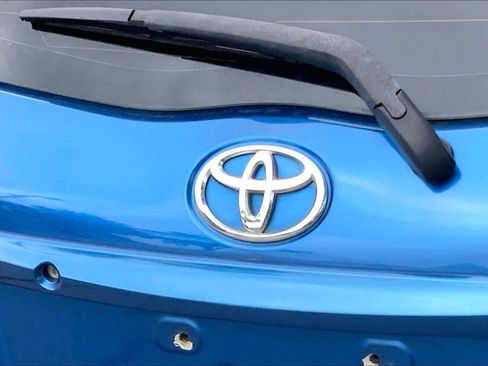 Used 2015 Toyota Yaris L image 27