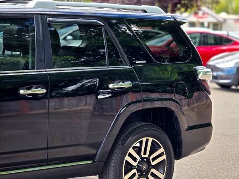Used 2018 Toyota 4Runner Limited AWD/4WD image 5