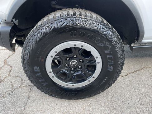 Used 2022 Ford Bronco Badlands image 33