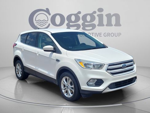 Used 2019 Ford Escape SE FWD image 7