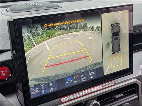 Used 2025 Toyota 4Runner TRD Off-Road Premium image 12