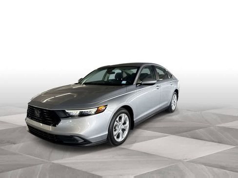 Used 2025 Honda Accord LX image 4