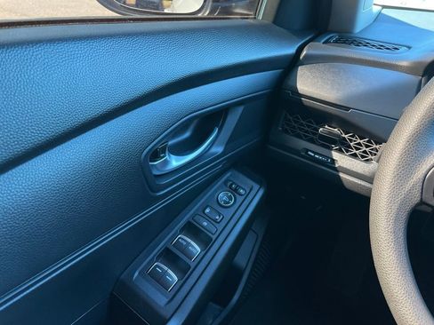 Certified 2025 Honda Accord LX image 22
