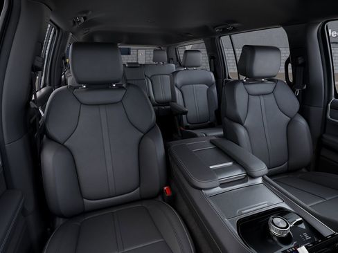 New 2026 Jeep Grand Wagoneer Limited AWD/4WD image 16