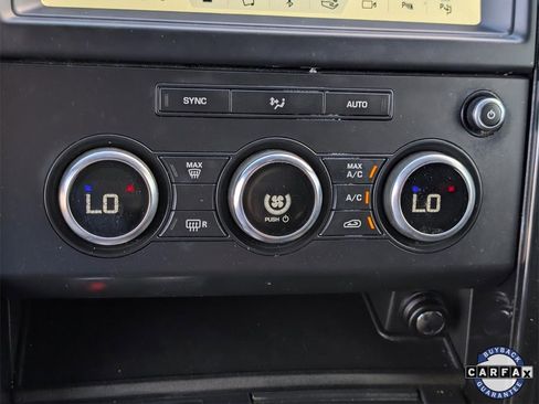 Used 2020 Land Rover Discovery SE image 17