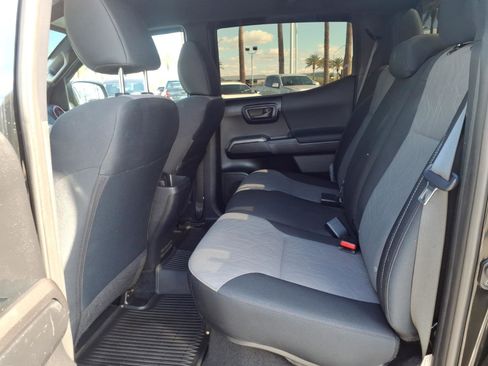 Used 2022 Toyota Tacoma TRD Off-Road w/ Technology Package image 10