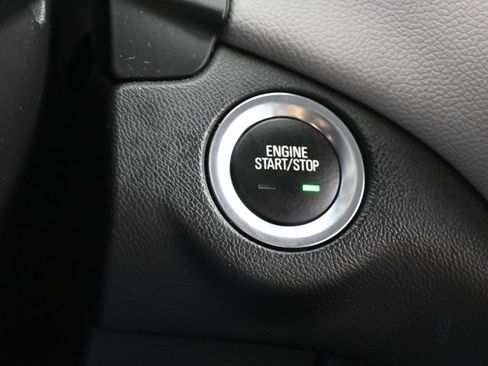 Used 2023 Chevrolet Equinox LS FWD image 25