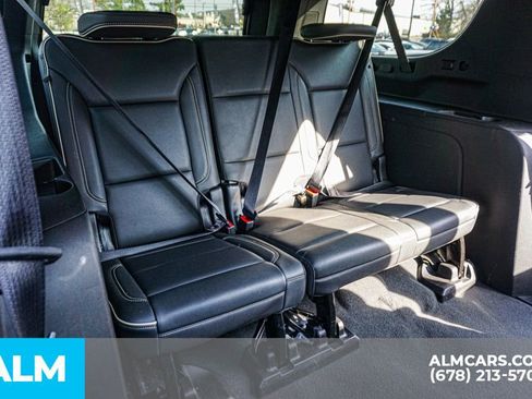 Used 2024 Chevrolet Suburban Premier RWD image 23