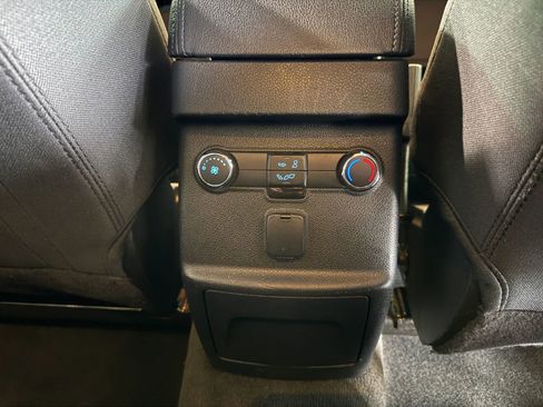 Used 2017 Ford Explorer XLT FWD image 14