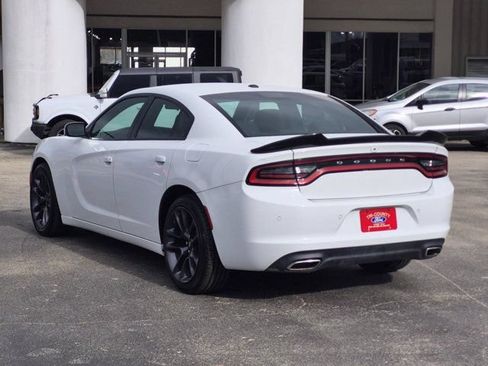 Used 2021 Dodge Charger SXT w/ Leather Interior Group RWD image 4