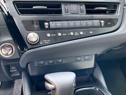 New 2025 Lexus ES 350 w/ Premium Package image 13