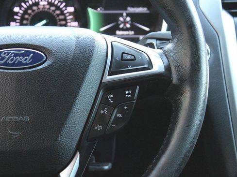 Used 2017 Ford Fusion SE w/ Fusion SE Technology Package image 36