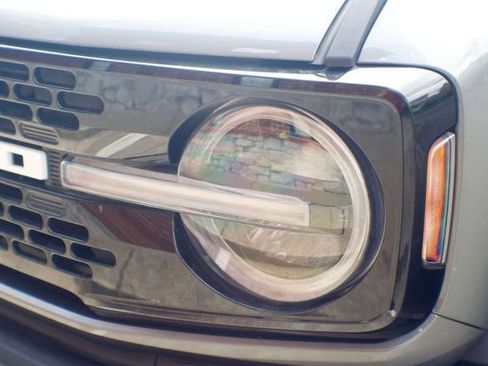 Used 2022 Ford Bronco Wildtrak image 12