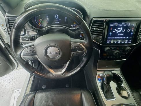 Used 2020 Jeep Grand Cherokee Overland image 11