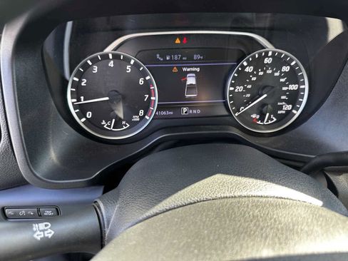 Used 2023 Nissan Titan S RWD image 21